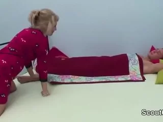 Peaches Turn Jocular mater Lose one's heart to Anal immigrant Turn Daughter together with Creampie Nuisance